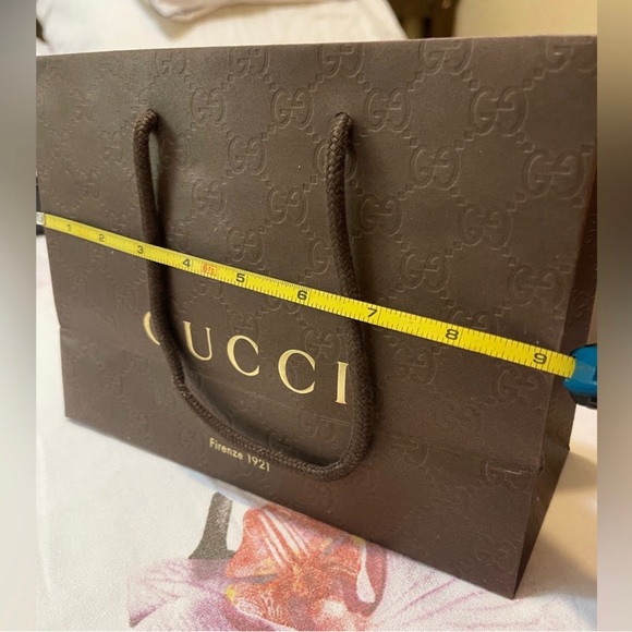 GUCCI embossed Gift/Shop Bag - Picture 4 of 9